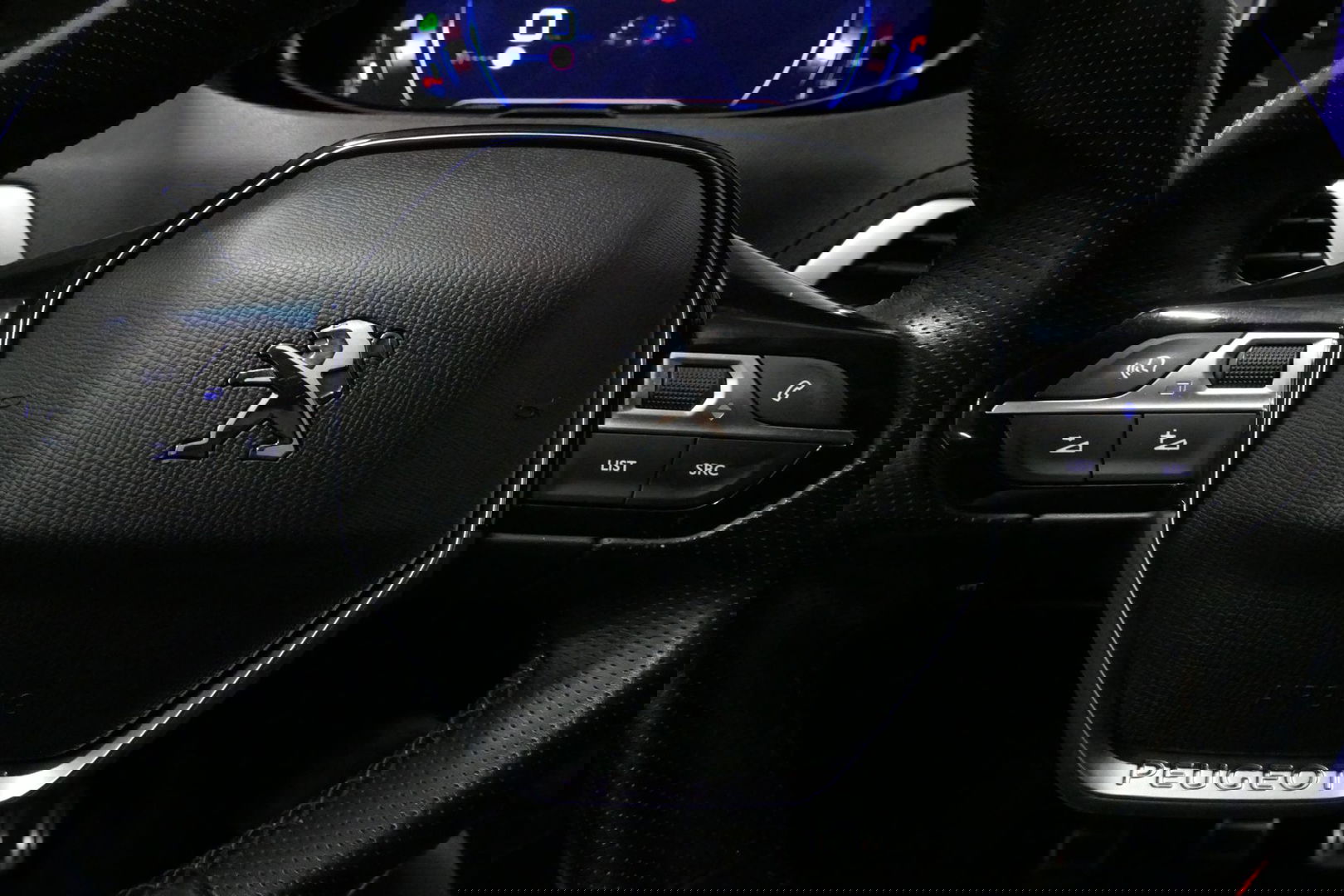 Peugeot 3008 1.2 PureTech GT Line / Apple carplay - Android Auto / Achteruitrijcamera / Navigatie / DAB+ / Dodehoek detectie / Cruise Control / 19'' LMV / Full LED / Keyless