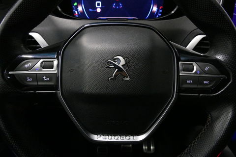 Peugeot 3008 1.2 PureTech GT Line / Apple carplay - Android Auto / Achteruitrijcamera / Navigatie / DAB+ / Dodehoek detectie / Cruise Control / 19'' LMV / Full LED / Keyless
