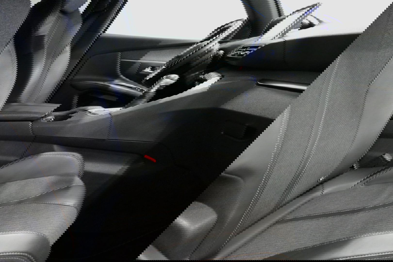 Peugeot 3008 1.2 PureTech GT Line / Apple carplay - Android Auto / Achteruitrijcamera / Navigatie / DAB+ / Dodehoek detectie / Cruise Control / 19'' LMV / Full LED / Keyless