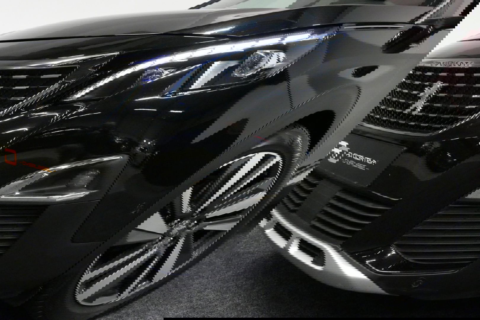 Peugeot 3008 1.2 PureTech GT Line / Apple carplay - Android Auto / Achteruitrijcamera / Navigatie / DAB+ / Dodehoek detectie / Cruise Control / 19'' LMV / Full LED / Keyless