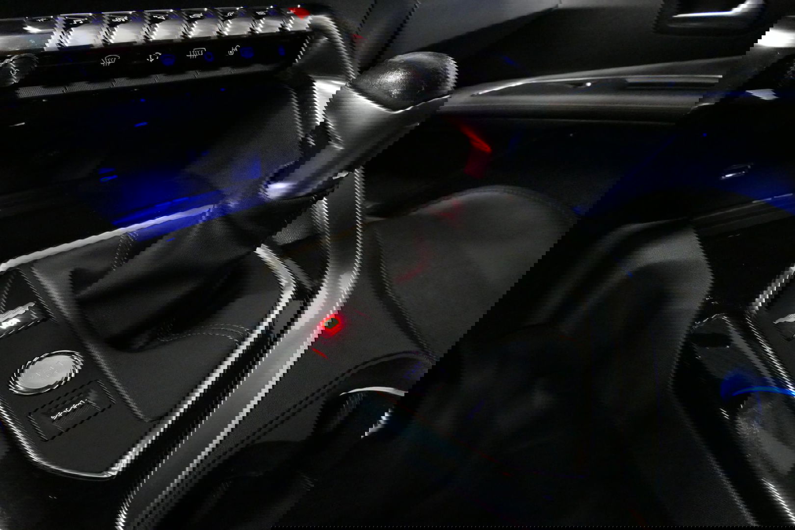 Peugeot 3008 1.2 PureTech GT Line / Apple carplay - Android Auto / Achteruitrijcamera / Navigatie / DAB+ / Dodehoek detectie / Cruise Control / 19'' LMV / Full LED / Keyless