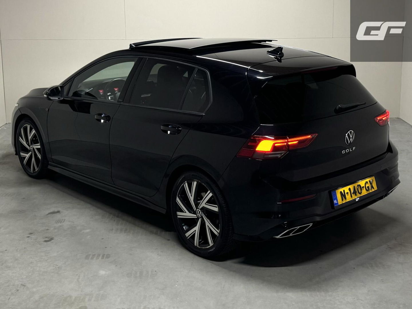 Volkswagen Golf 1.5 eTSI R-Line Pano Harman/Kardon Carplay Sfeer