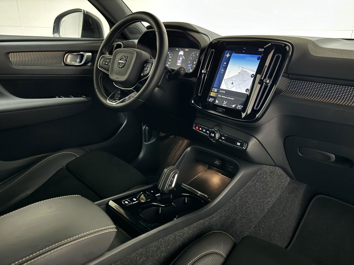 Volvo XC40 1.5 T5 Recharge R-Design Pano ACC Camera CarPlay NAP