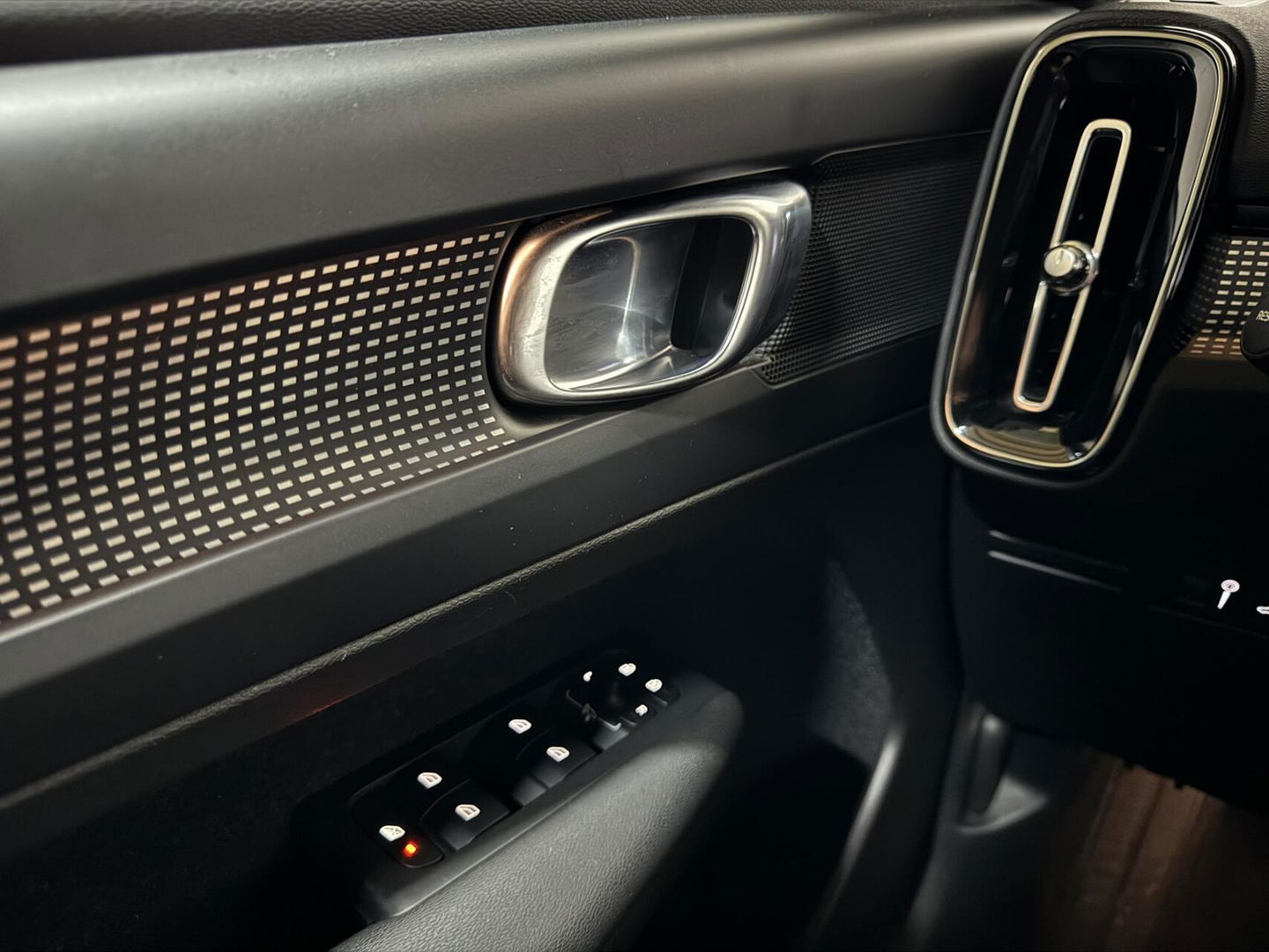 Volvo XC40 1.5 T5 Recharge R-Design Pano ACC Camera CarPlay NAP