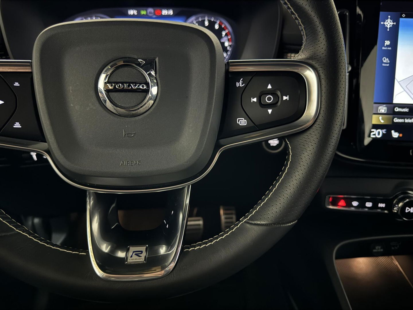 Volvo XC40 1.5 T5 Recharge R-Design Pano ACC Camera CarPlay NAP