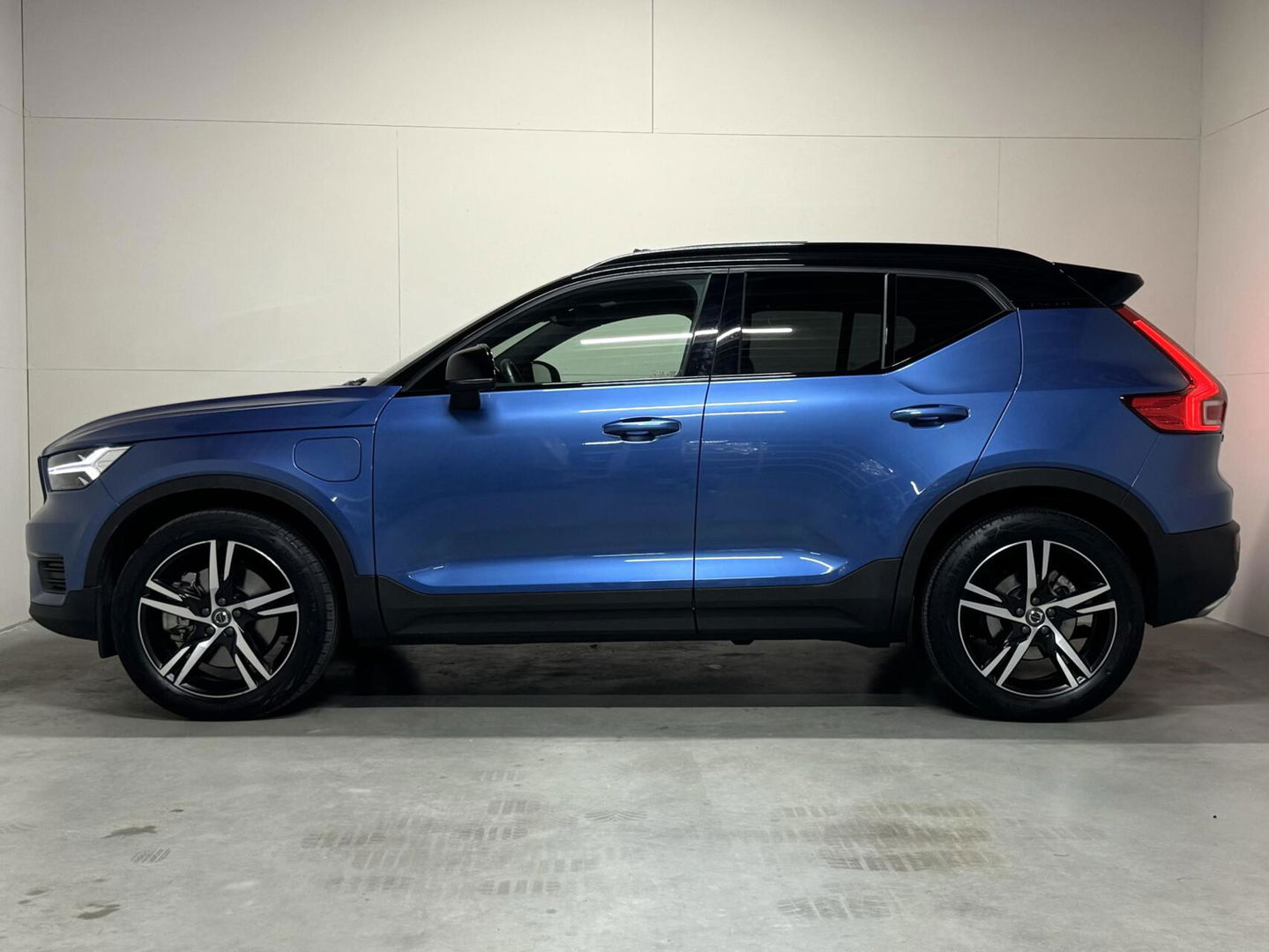 Volvo XC40 1.5 T5 Recharge R-Design Pano ACC Camera CarPlay NAP