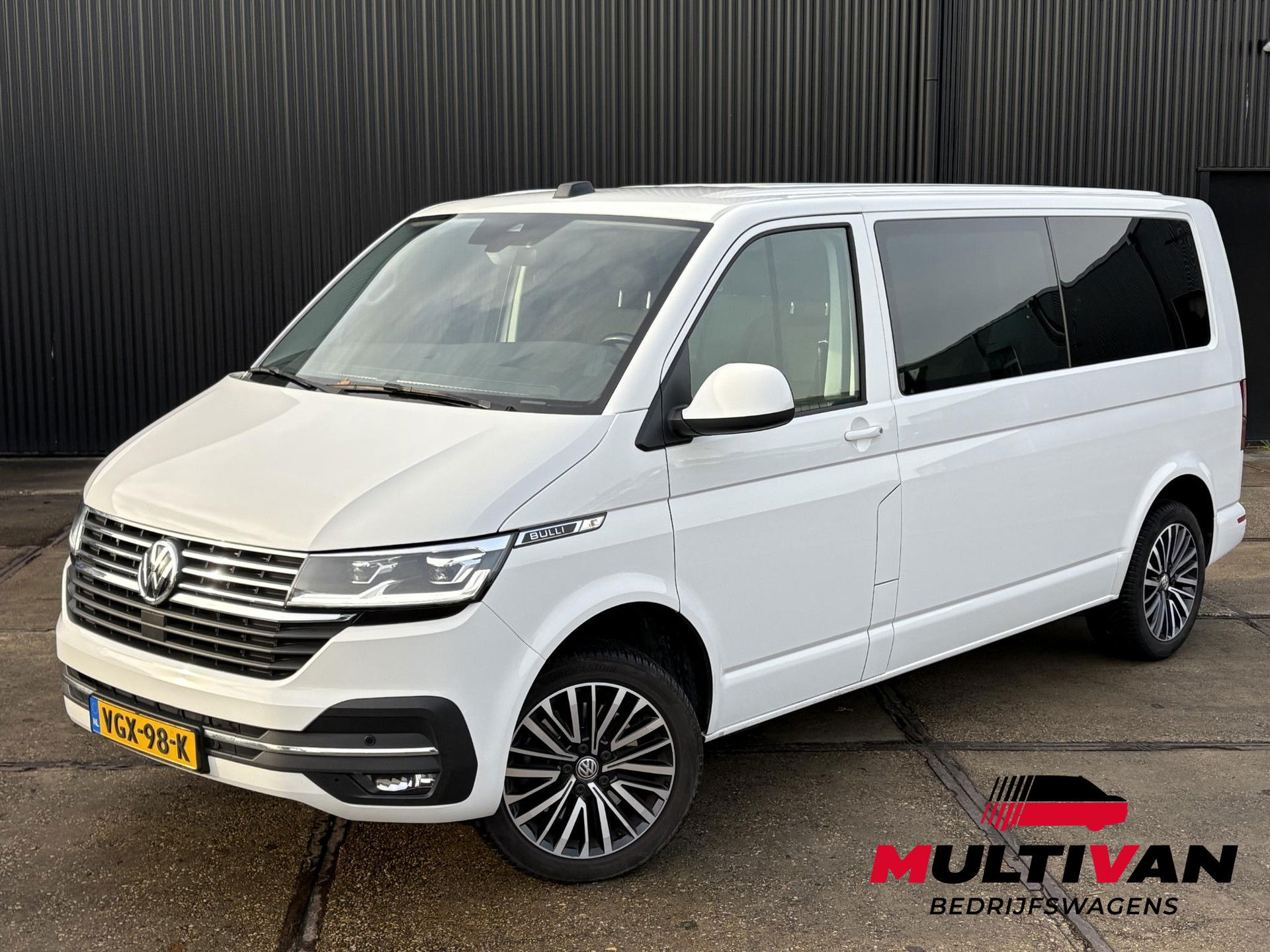 Volkswagen Transporter 2.0 TDI L2H1 BULLI DC | Digital Cockpit | LED | STOELVERWARMING | ADAPTIVE CRUISE