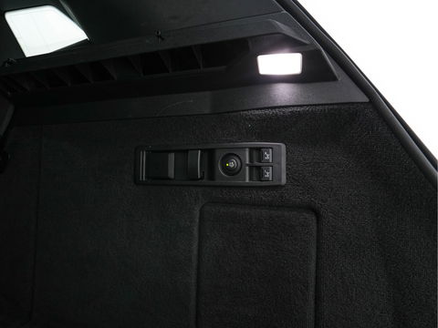 BMW iX xDrive40 High Executive 77 kWh ( 3-Fase ) {SOH-100%} (INCL-BTW) Aut. *PANO | HEAD-UP | HARMAN/KARDON-SURROUND | SOFT-CLOSE | DAB+ | DIGI-COCKPIT | HEATED-COMFORTSEATS | FULL-LED | CARPLAY | TOWBAR | AMBIENT-LIGHT | TOPVIEW | MEMORY-PACK |