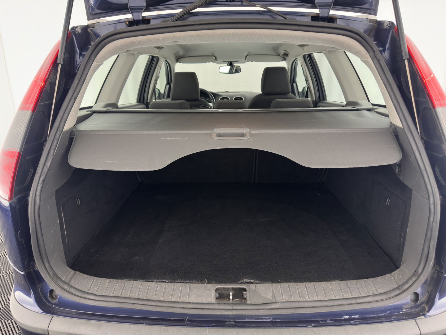 Ford FOCUS Wagon 1.6-16V Futura *AIRCO | CRUISE | COMFORT-SEATS | TOWBAR | 16''ALU*