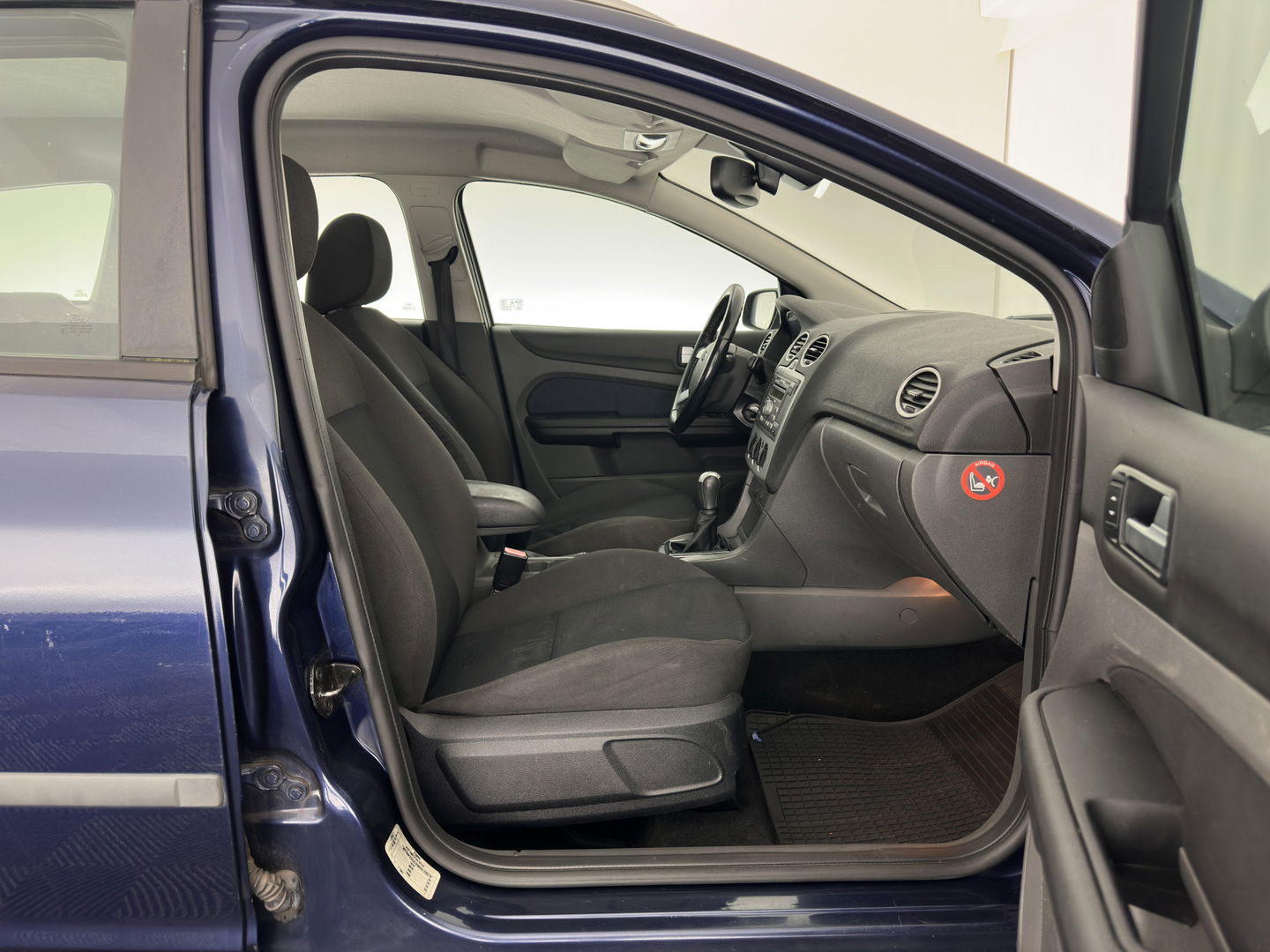 Ford FOCUS Wagon 1.6-16V Futura *AIRCO | CRUISE | COMFORT-SEATS | TOWBAR | 16''ALU*