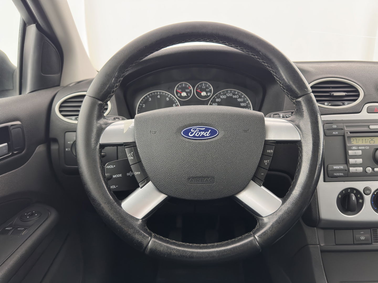 Ford FOCUS Wagon 1.6-16V Futura *AIRCO | CRUISE | COMFORT-SEATS | TOWBAR | 16''ALU*