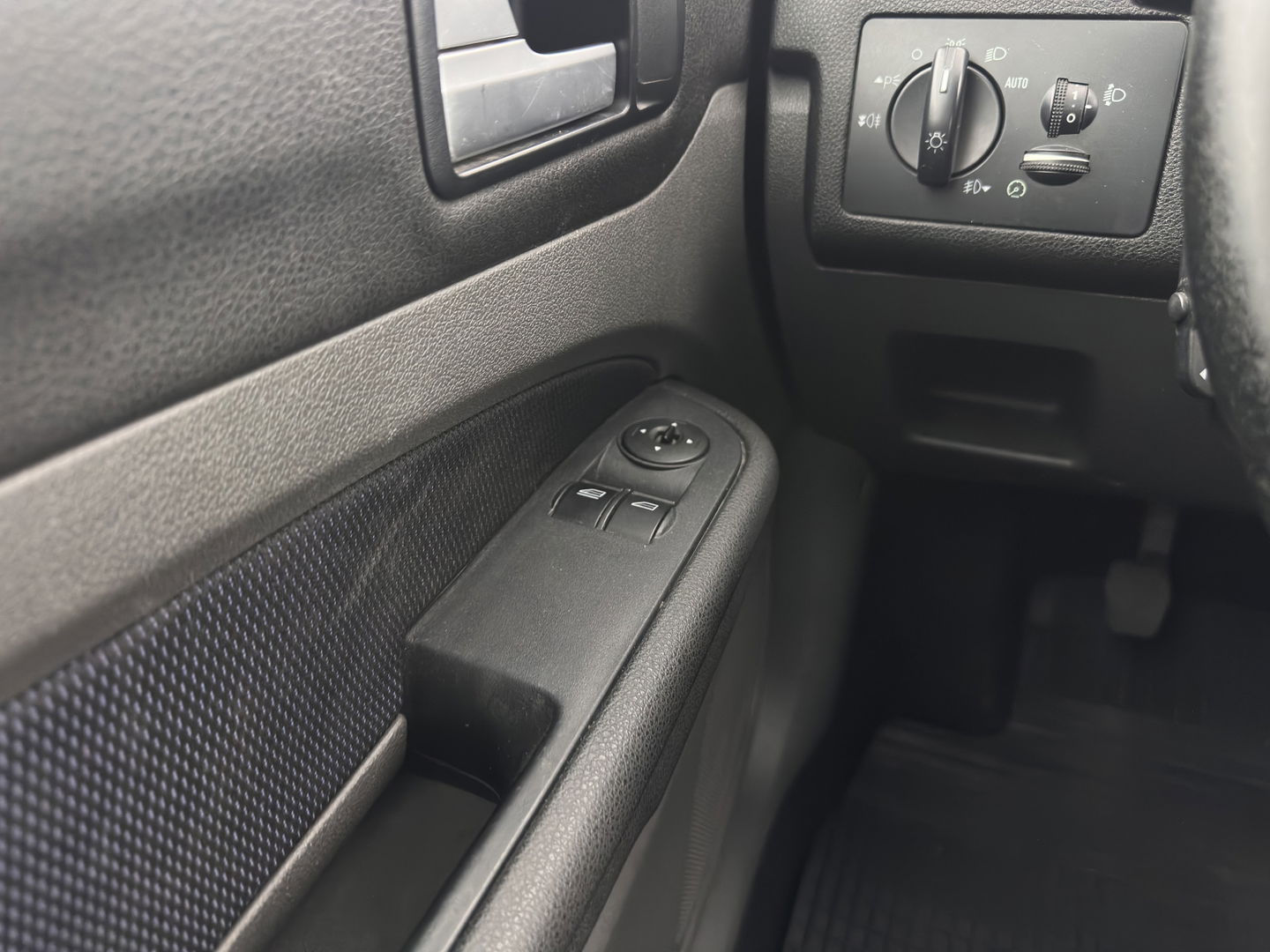 Ford FOCUS Wagon 1.6-16V Futura *AIRCO | CRUISE | COMFORT-SEATS | TOWBAR | 16''ALU*