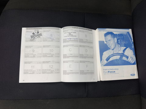 Ford FOCUS Wagon 1.6-16V Futura *AIRCO | CRUISE | COMFORT-SEATS | TOWBAR | 16''ALU*