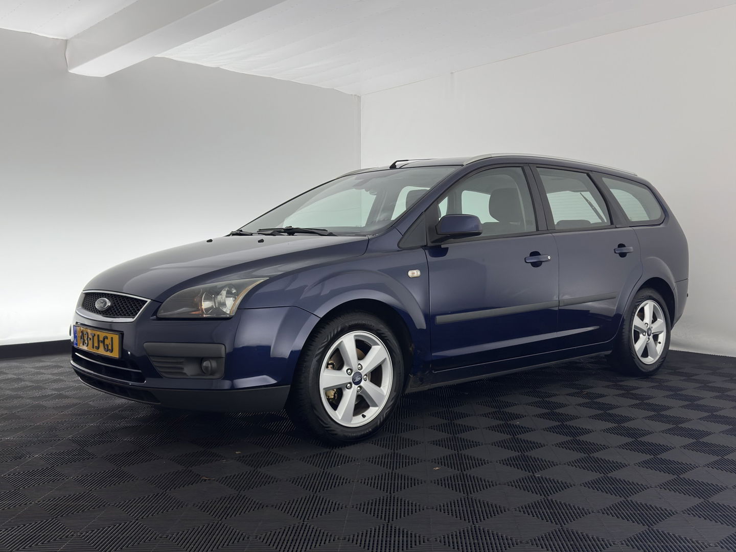 Ford FOCUS Wagon 1.6-16V Futura *AIRCO | CRUISE | COMFORT-SEATS | TOWBAR | 16''ALU*