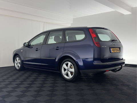 Ford FOCUS Wagon 1.6-16V Futura *AIRCO | CRUISE | COMFORT-SEATS | TOWBAR | 16''ALU*