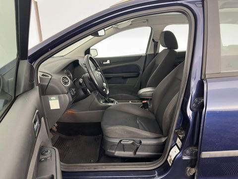 Ford FOCUS Wagon 1.6-16V Futura *AIRCO | CRUISE | COMFORT-SEATS | TOWBAR | 16''ALU*