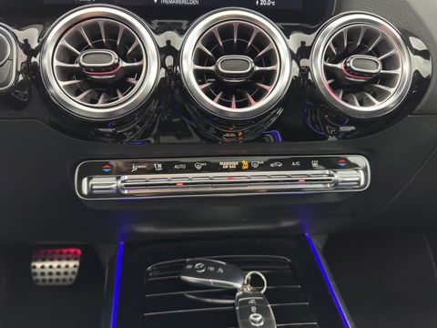 Mercedes-Benz EQA 250 Business Solution AMG 67 kWh [ 3-Fase ] { SOH-98% } (INCL-BTW) *AUT | PANO | NAVI-FULLMAP | LEATHER-MICORFIBRE | AMBIENT-LIGHT | KEYLESS | LANE-ASSIST | DYNAMIC-SELECT | PRIVACY-GLASS | DAB | CAMERA | DIGI-COCKPIT | HEATED-SPORTSEAT | CRUISE |