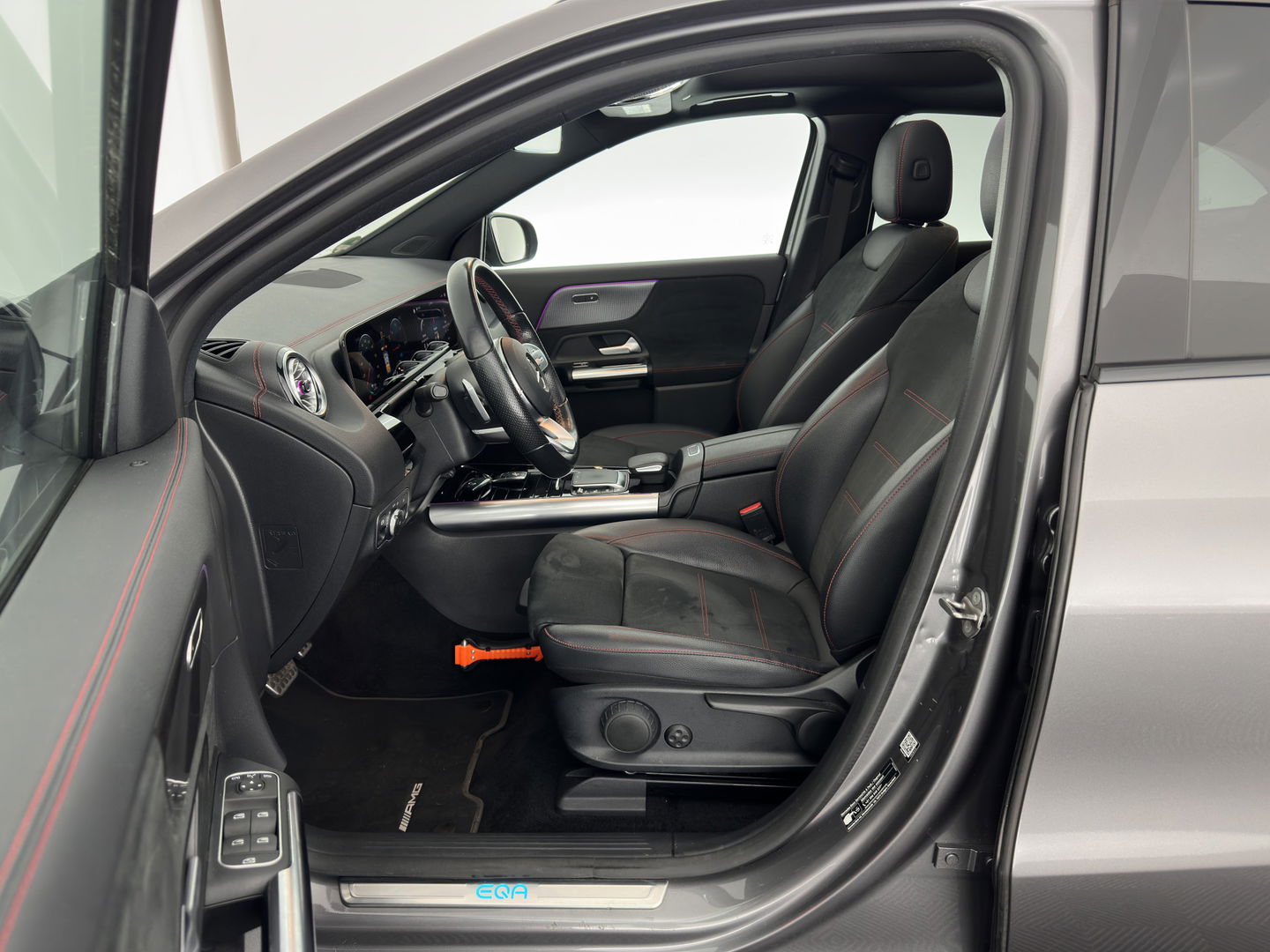 Mercedes-Benz EQA 250 Business Solution AMG 67 kWh [ 3-Fase ] { SOH-98% } (INCL-BTW) *AUT | PANO | NAVI-FULLMAP | LEATHER-MICORFIBRE | AMBIENT-LIGHT | KEYLESS | LANE-ASSIST | DYNAMIC-SELECT | PRIVACY-GLASS | DAB | CAMERA | DIGI-COCKPIT | HEATED-SPORTSEAT | CRUISE |