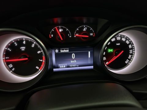 Opel Insignia 1.5 Turbo Business Executive | Carplay | Trekh. | Cruise | Navi | Parkeersens. | Keyless | NAP