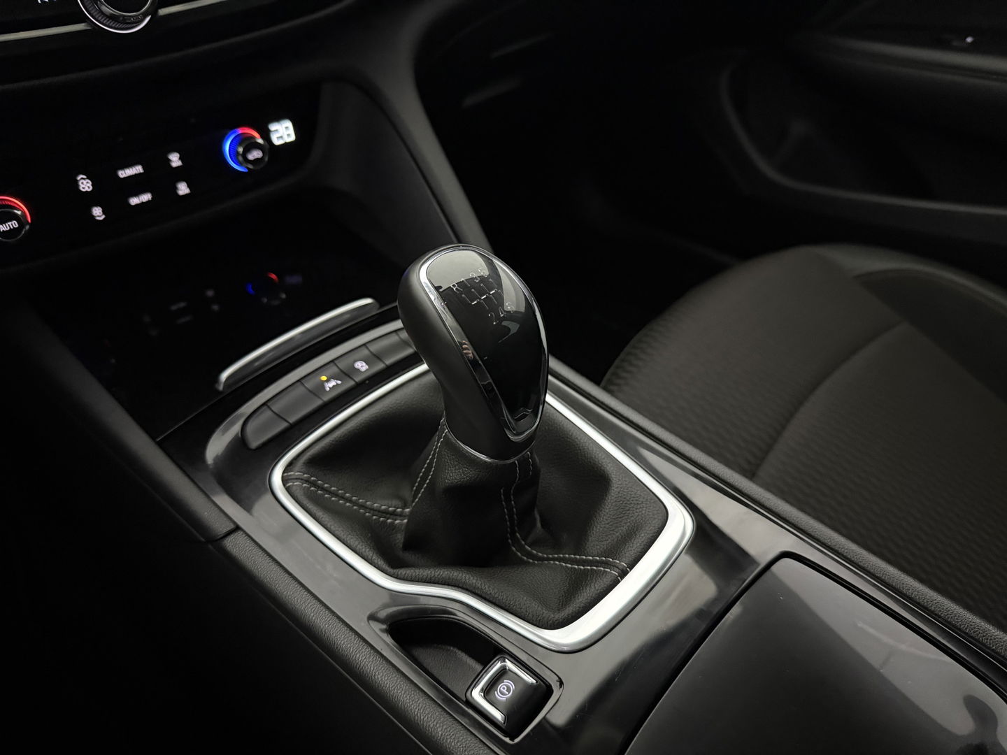 Opel Insignia 1.5 Turbo Business Executive | Carplay | Trekh. | Cruise | Navi | Parkeersens. | Keyless | NAP