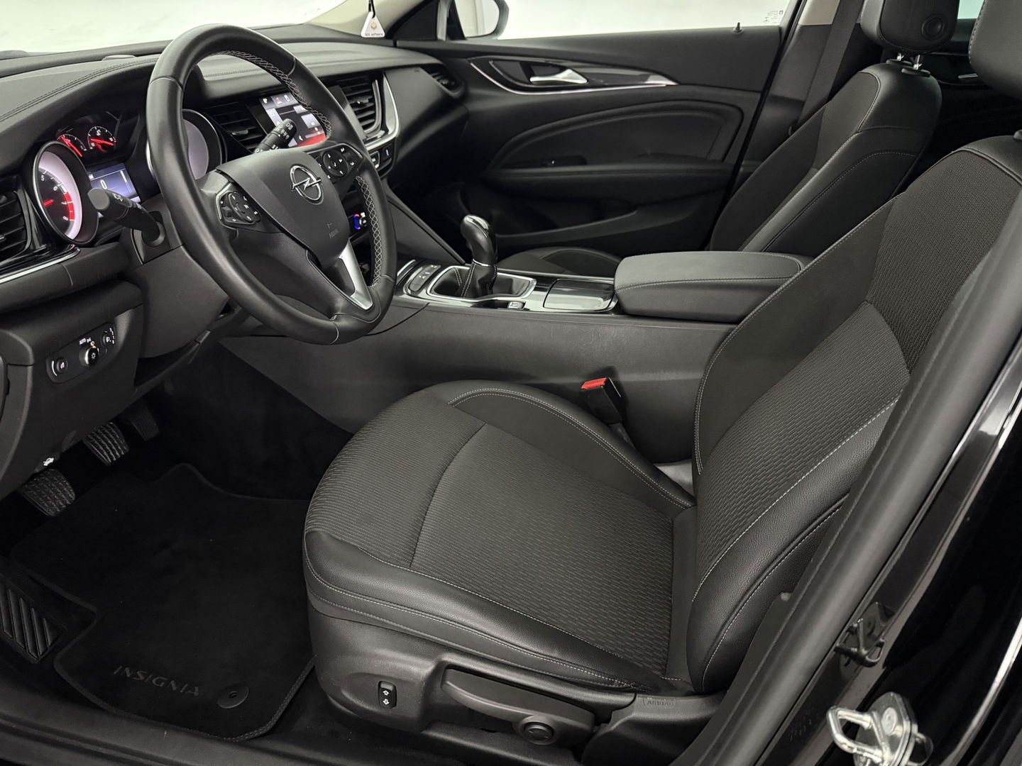 Opel Insignia 1.5 Turbo Business Executive | Carplay | Trekh. | Cruise | Navi | Parkeersens. | Keyless | NAP