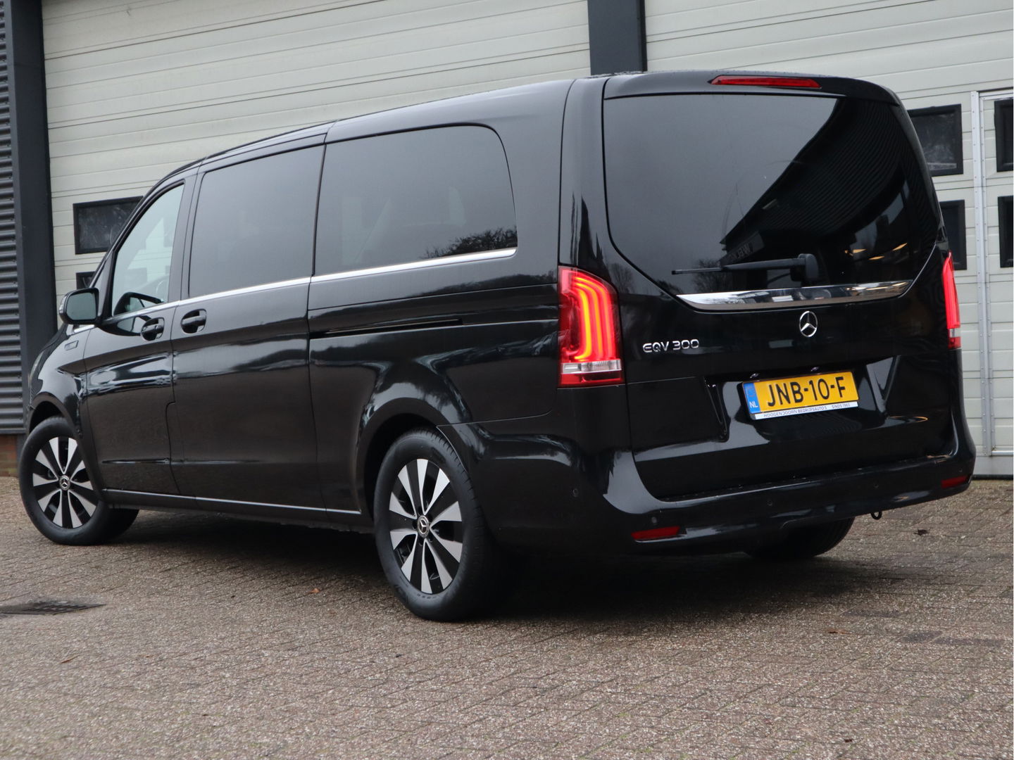 Mercedes-Benz EQV 300 90kWh SoH 95,5 % L3 Extra Lang - 8 Zits - Leder - elc. Schuif