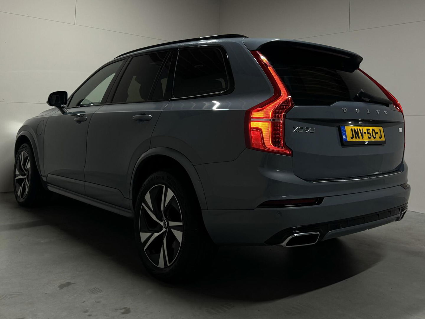 Volvo XC90 2.0 T8 Recharge AWD R-Design Pano B&W Luchtvering Trekh. 360°