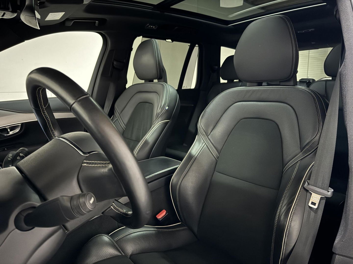 Volvo XC90 2.0 T8 Recharge AWD R-Design Pano B&W Luchtvering Trekh. 360°