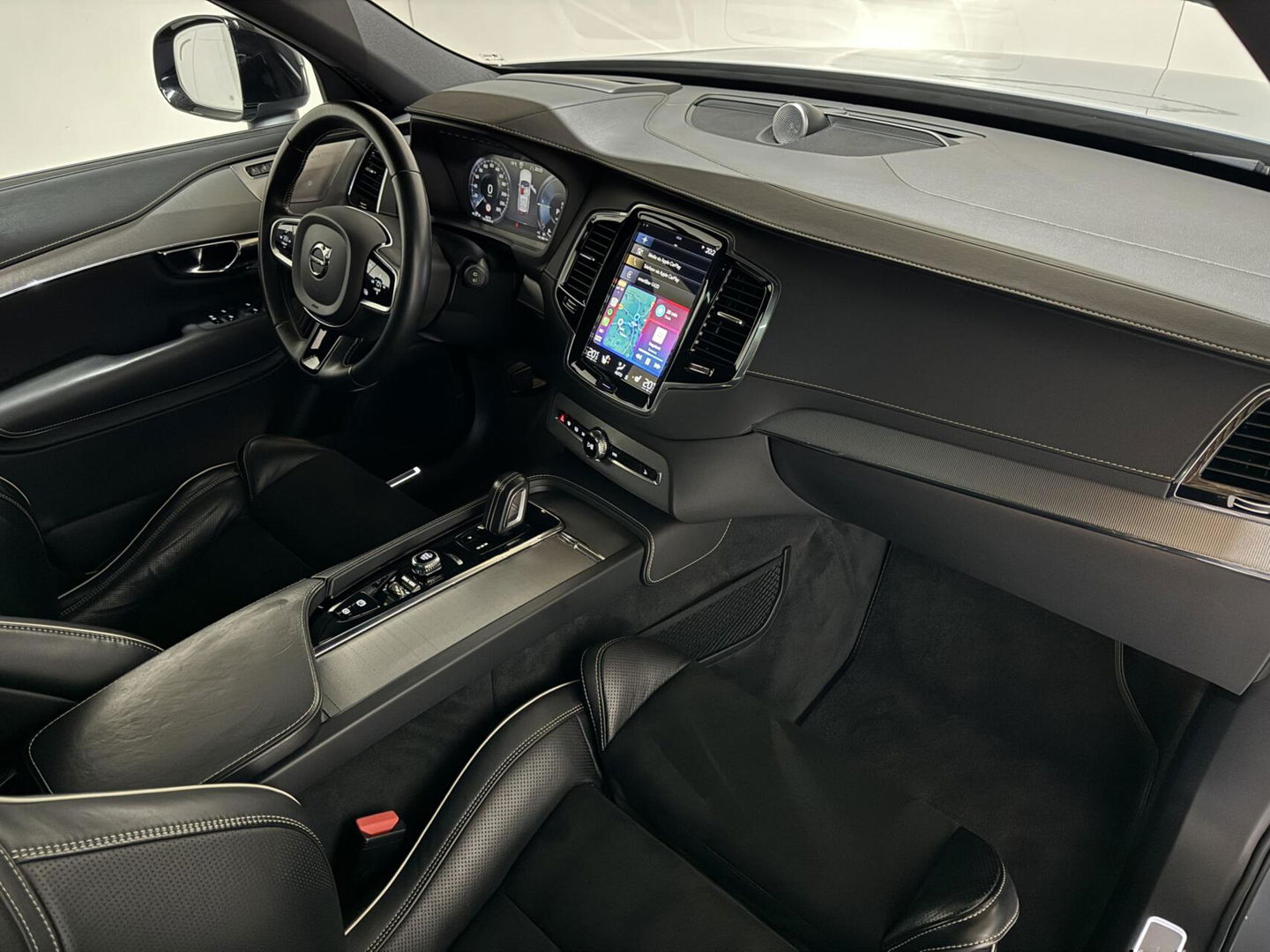 Volvo XC90 2.0 T8 Recharge AWD R-Design Pano B&W Luchtvering Trekh. 360°