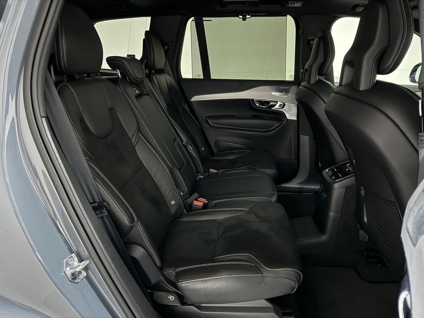 Volvo XC90 2.0 T8 Recharge AWD R-Design Pano B&W Luchtvering Trekh. 360°