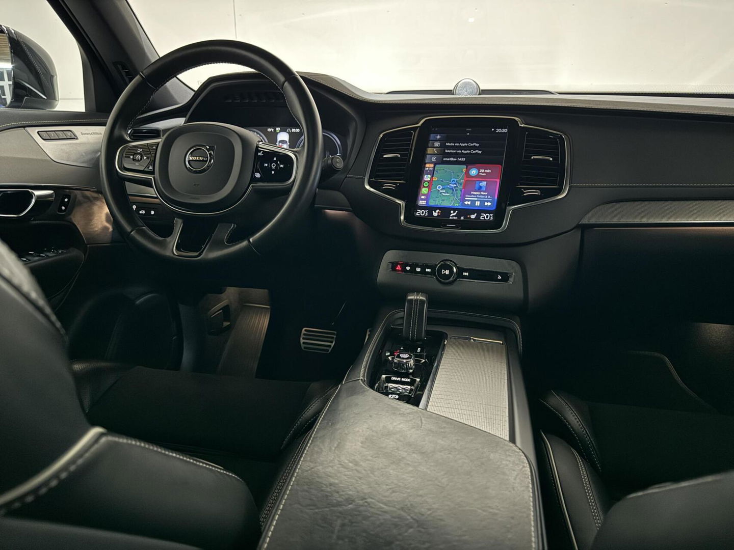 Volvo XC90 2.0 T8 Recharge AWD R-Design Pano B&W Luchtvering Trekh. 360°