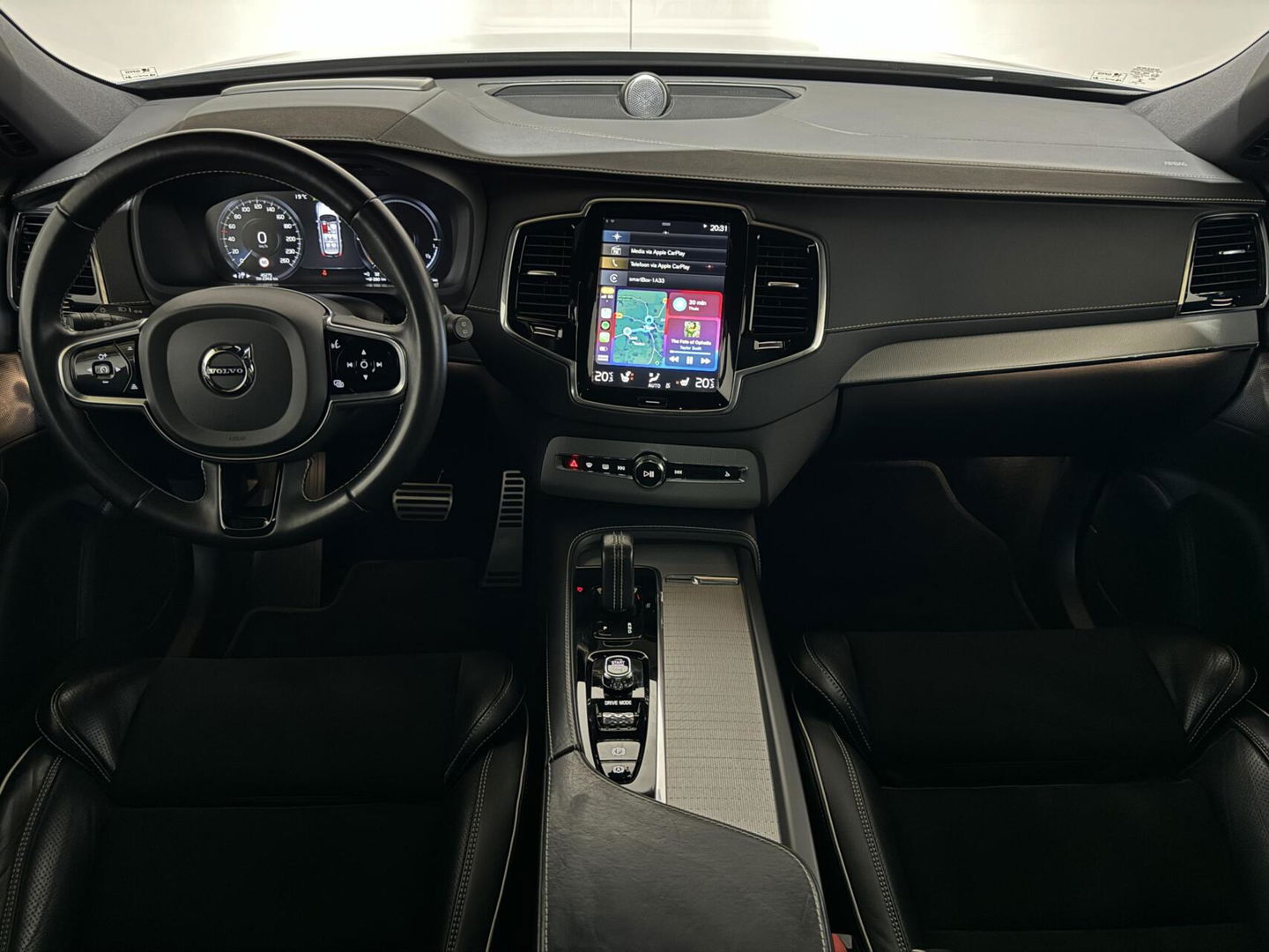 Volvo XC90 2.0 T8 Recharge AWD R-Design Pano B&W Luchtvering Trekh. 360°