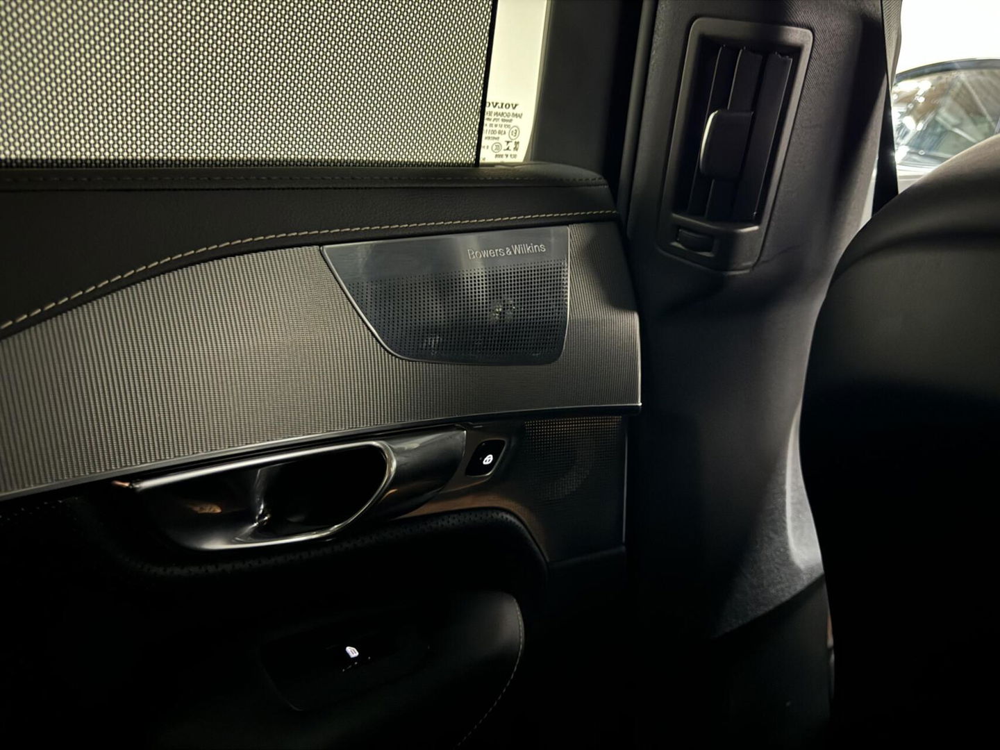 Volvo XC90 2.0 T8 Recharge AWD R-Design Pano B&W Luchtvering Trekh. 360°