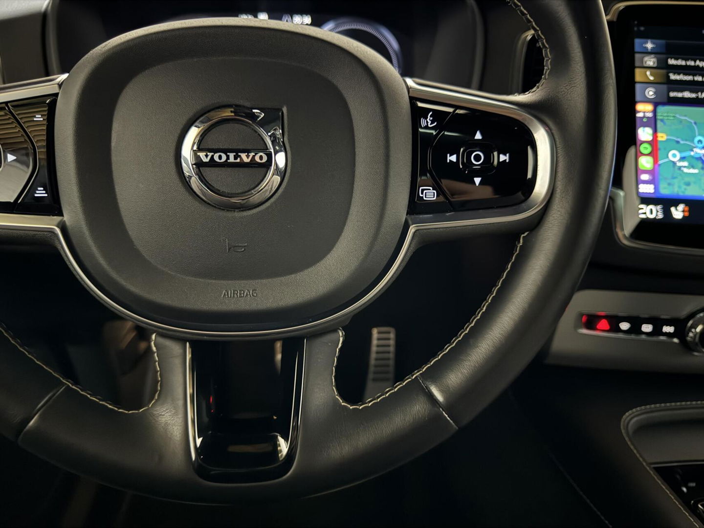 Volvo XC90 2.0 T8 Recharge AWD R-Design Pano B&W Luchtvering Trekh. 360°