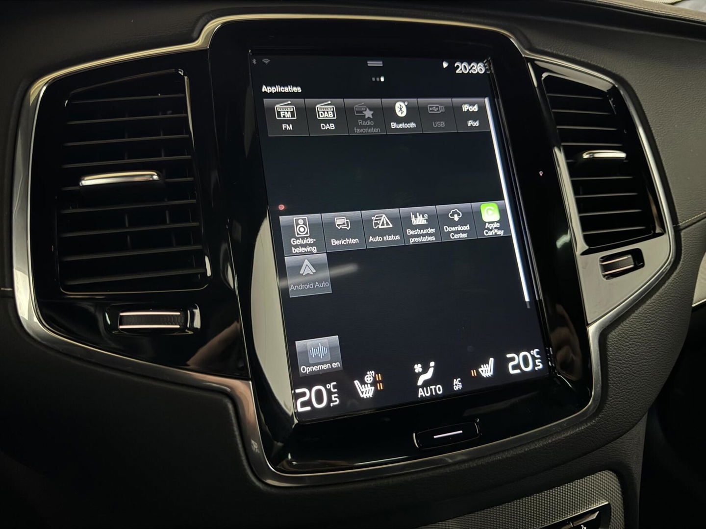 Volvo XC90 2.0 T8 Recharge AWD R-Design Pano B&W Luchtvering Trekh. 360°