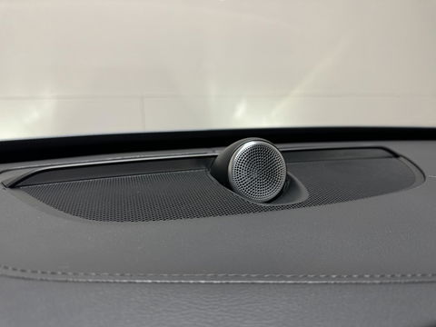 Volvo XC90 2.0 T8 Recharge AWD R-Design Pano B&W Luchtvering Trekh. 360°