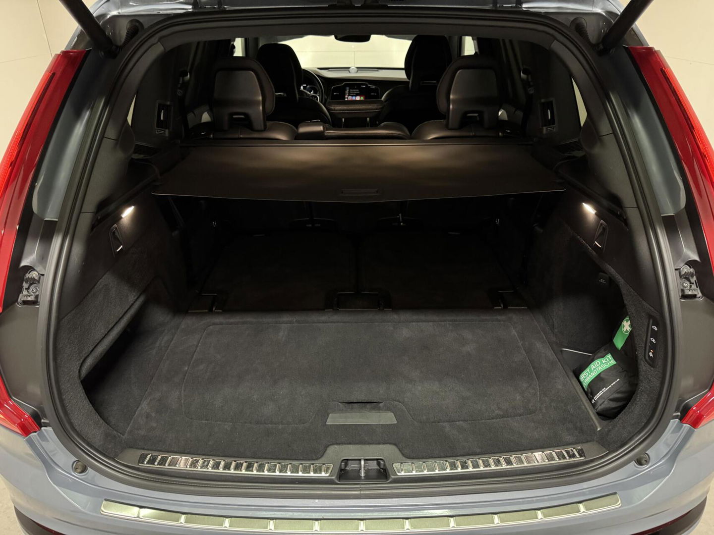 Volvo XC90 2.0 T8 Recharge AWD R-Design Pano B&W Luchtvering Trekh. 360°