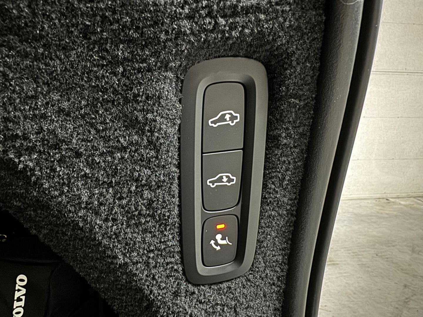 Volvo XC90 2.0 T8 Recharge AWD R-Design Pano B&W Luchtvering Trekh. 360°