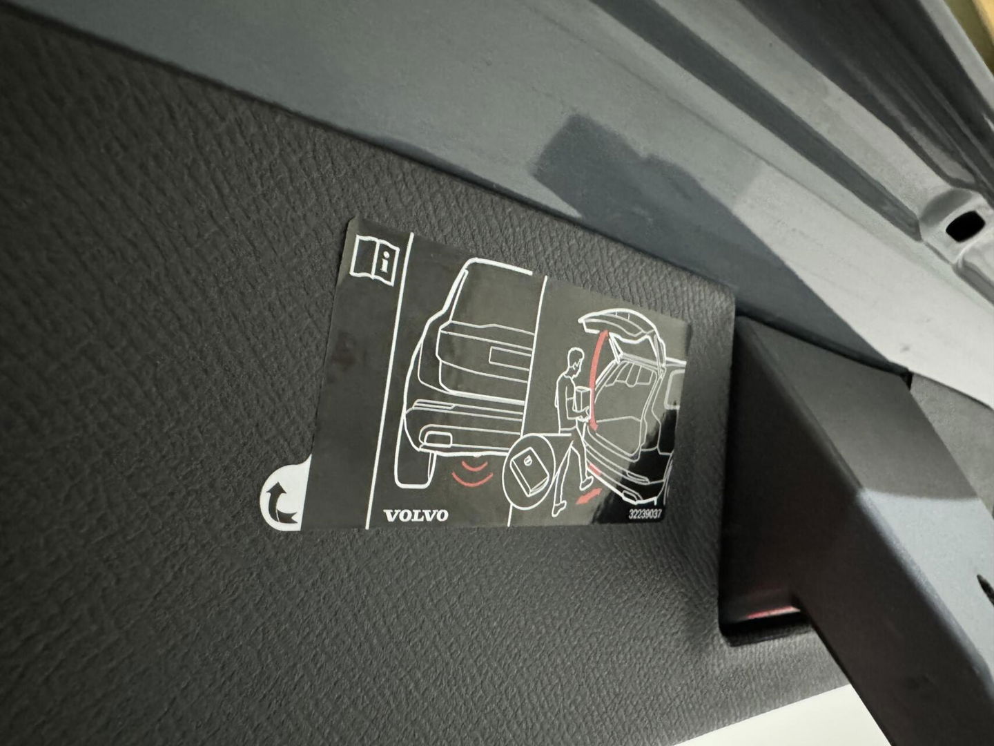 Volvo XC90 2.0 T8 Recharge AWD R-Design Pano B&W Luchtvering Trekh. 360°