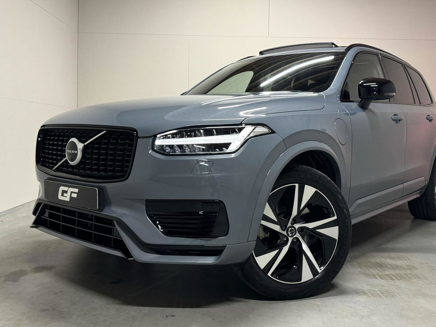 Volvo XC90 2.0 T8 Recharge AWD R-Design Pano B&W Luchtvering Trekh. 360°