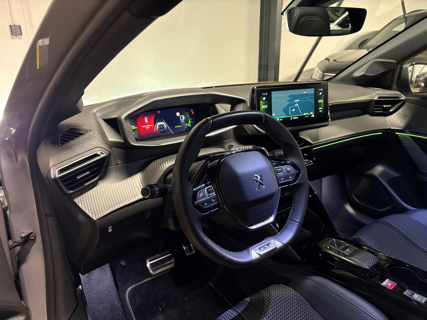 Peugeot 208 1.2 PureTech 100 GT KEYLESS PANO BOMVOL'