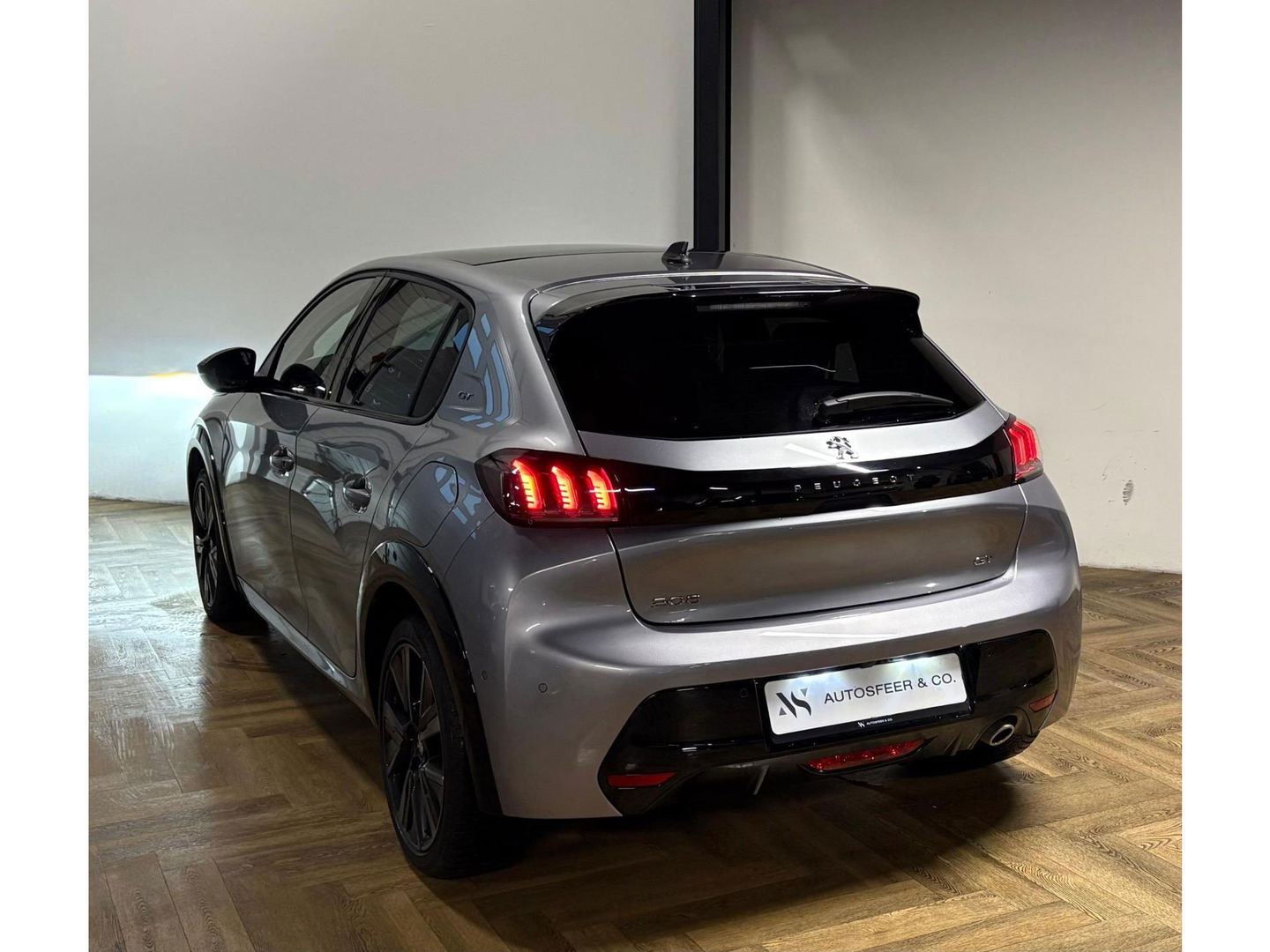 Peugeot 208 1.2 PureTech 100 GT KEYLESS PANO BOMVOL'