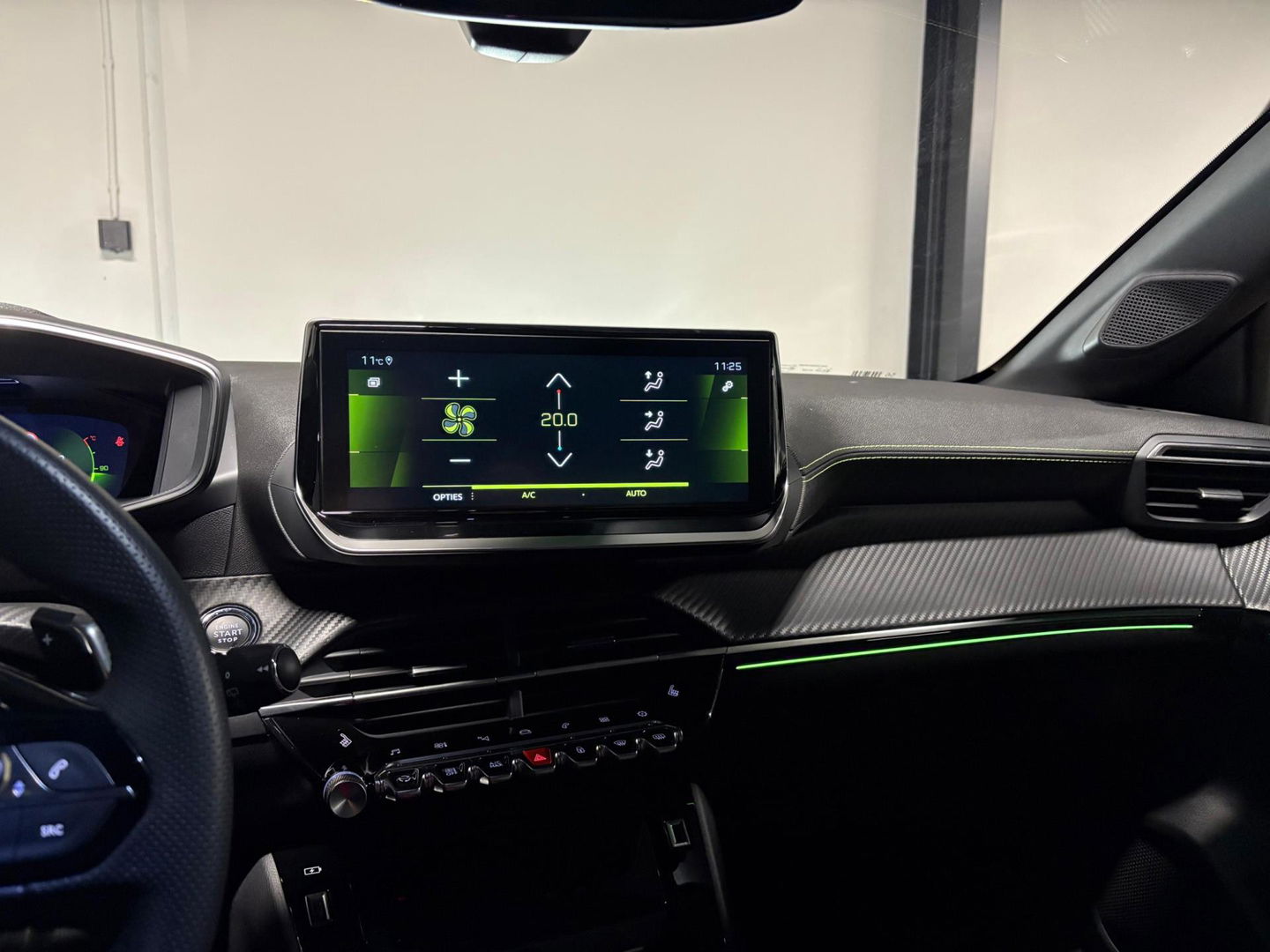 Peugeot 208 1.2 PureTech 100 GT KEYLESS PANO BOMVOL'