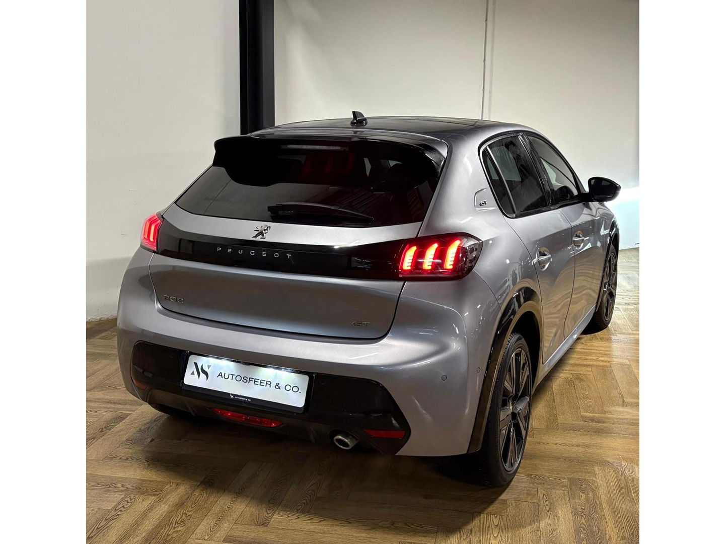 Peugeot 208 1.2 PureTech 100 GT KEYLESS PANO BOMVOL'