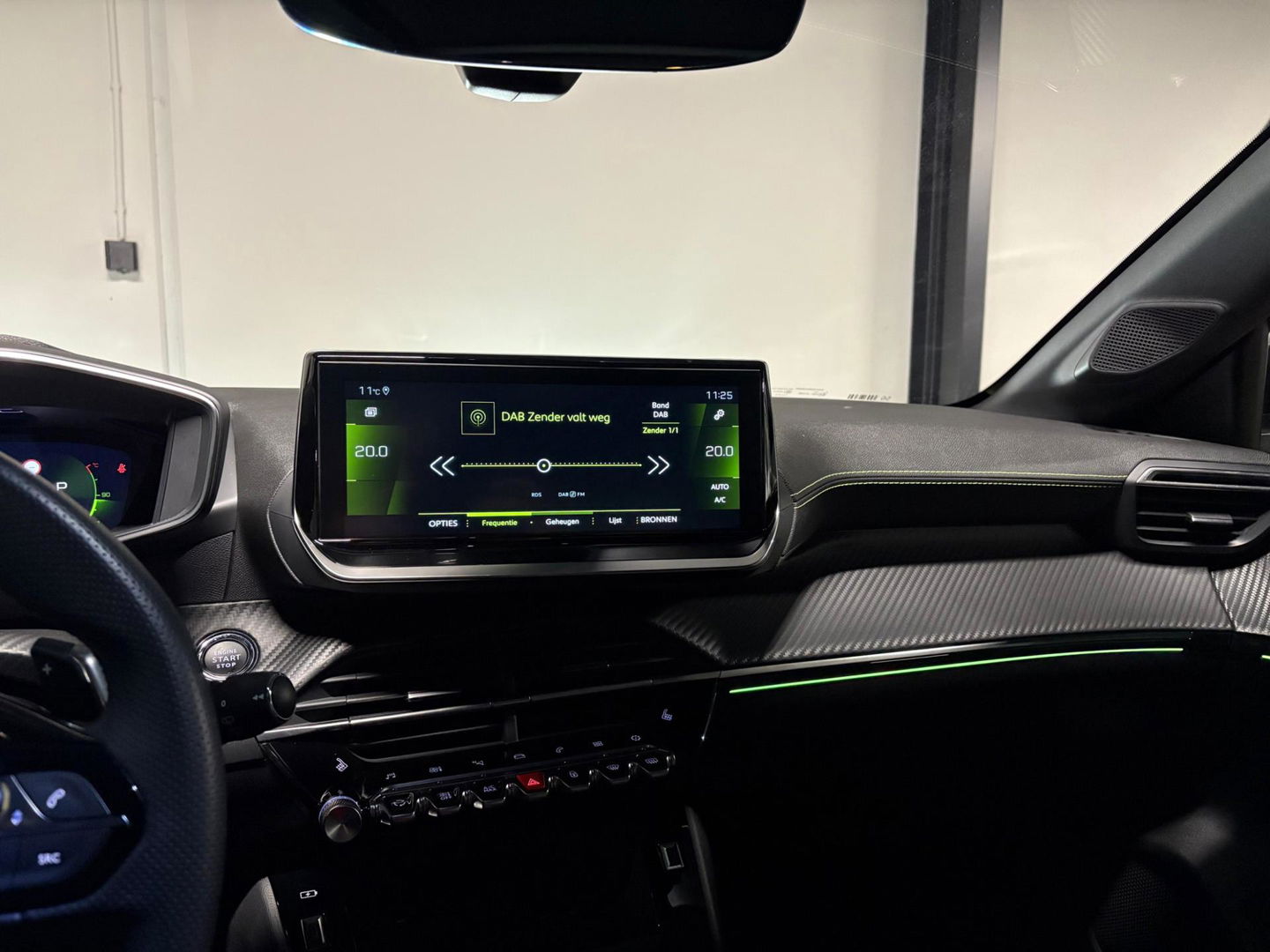 Peugeot 208 1.2 PureTech 100 GT KEYLESS PANO BOMVOL'