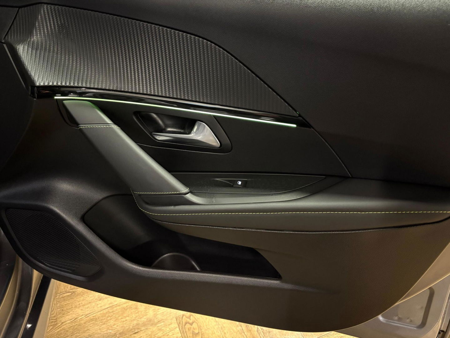 Peugeot 208 1.2 PureTech 100 GT KEYLESS PANO BOMVOL'