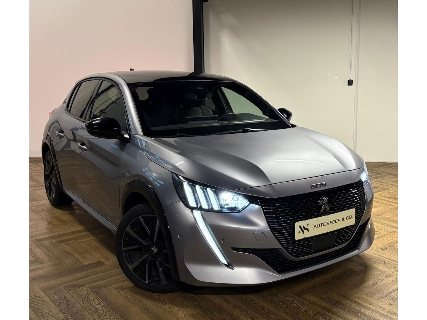 Peugeot 208 1.2 PureTech 100 GT KEYLESS PANO BOMVOL'