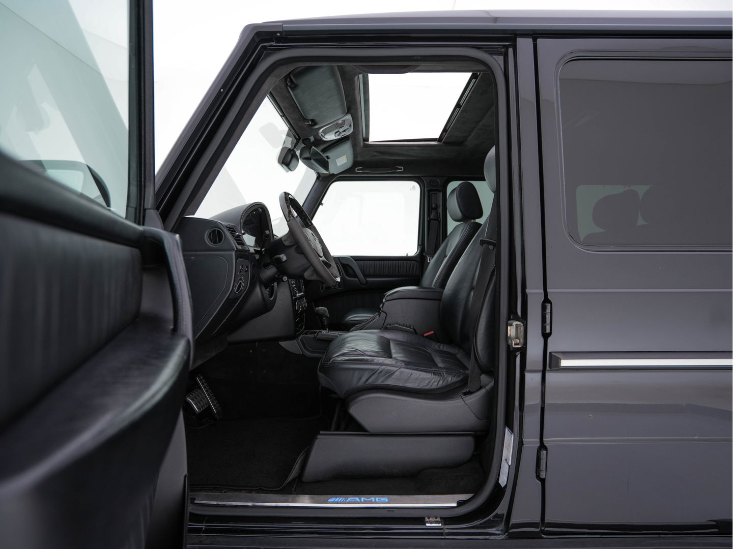 Mercedes-Benz G-Klasse AMG 55 Kompressor Lang AMG Aut. *PANO | LUXURY-DESIGNO-LEATHER | XENON | HARMAN/KARDON | MEMORY-PACK | CAMERA | NAVI-FULLMAP | HEATED-COMFORTSEATS | PIRVACY-GLASS | 20''ALU | TOWBAR*