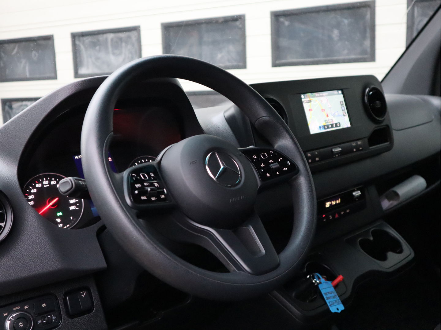 Mercedes-Benz Sprinter 515 CDI Automaat - Bakwagen Laadklep Zijdeur - Trekhaak - Mbux