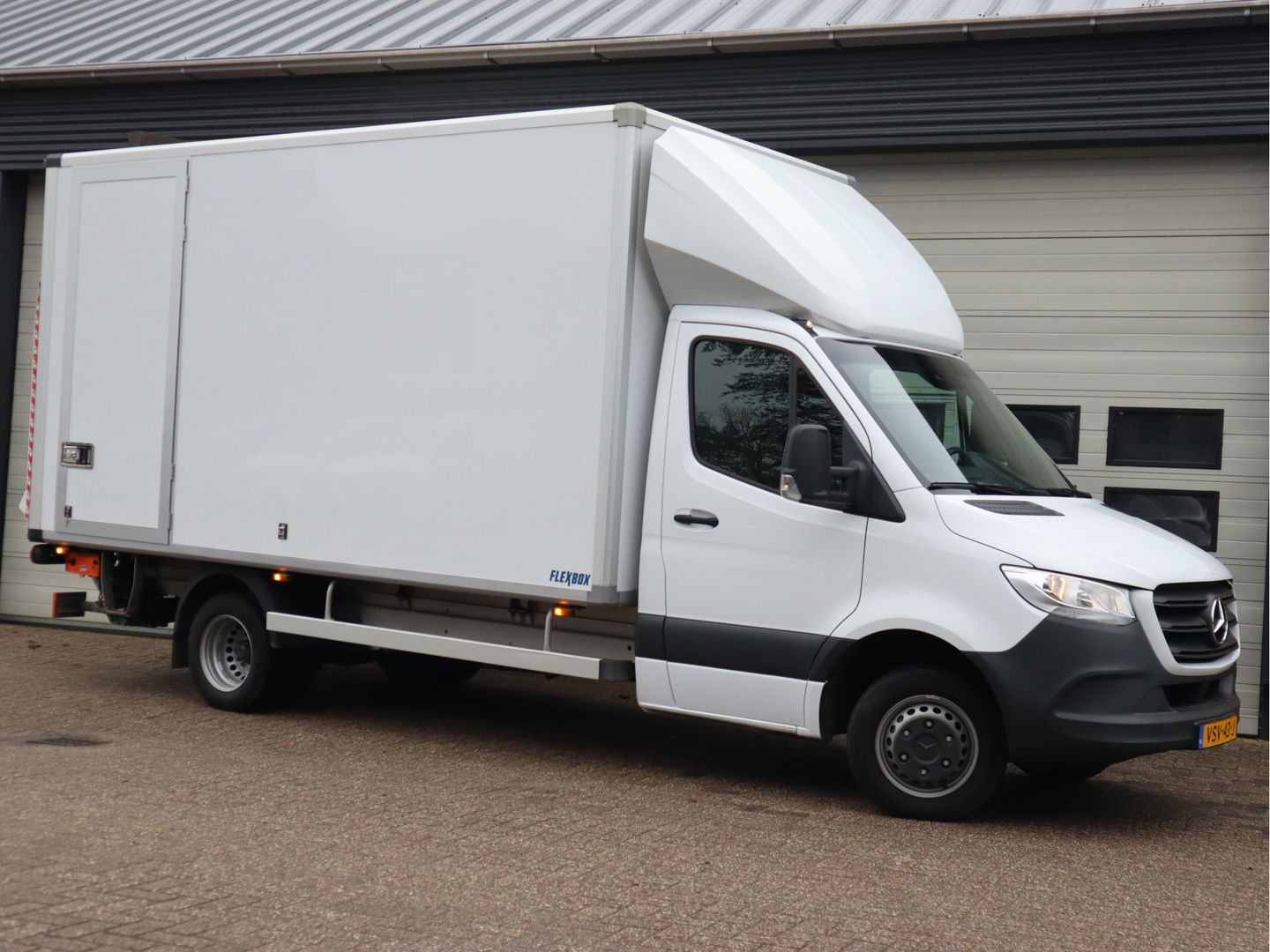 Mercedes-Benz Sprinter 515 CDI Automaat - Bakwagen Laadklep Zijdeur - Trekhaak - Mbux